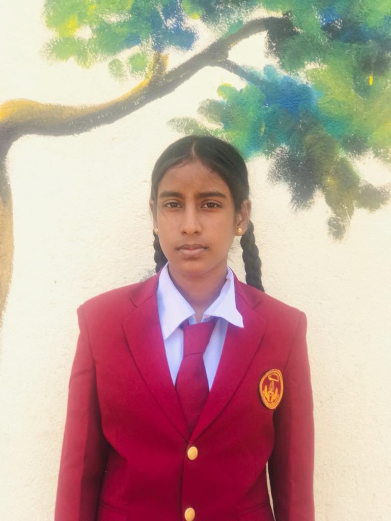 B.නිපුනි අනුත්තරා